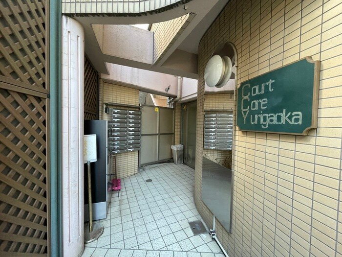 物件外観写真3　(エントランス部分)