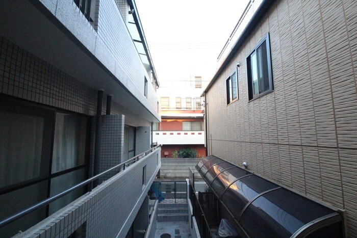 物件内観写真22　(室内からの展望)