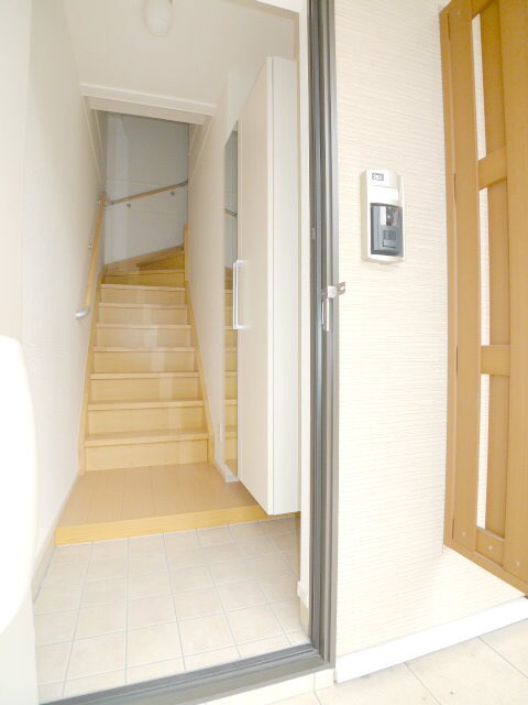 物件内観写真6　(玄関)