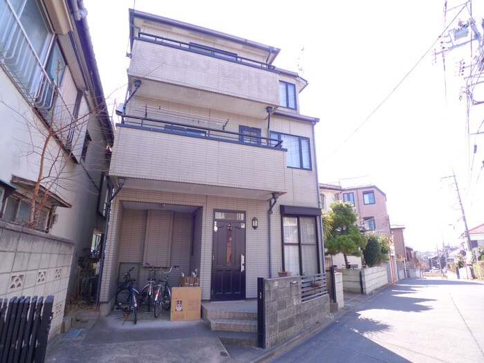 物件外観写真4　(エントランス部分)