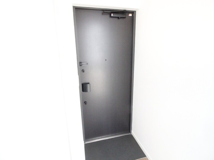 物件内観写真11　(玄関)