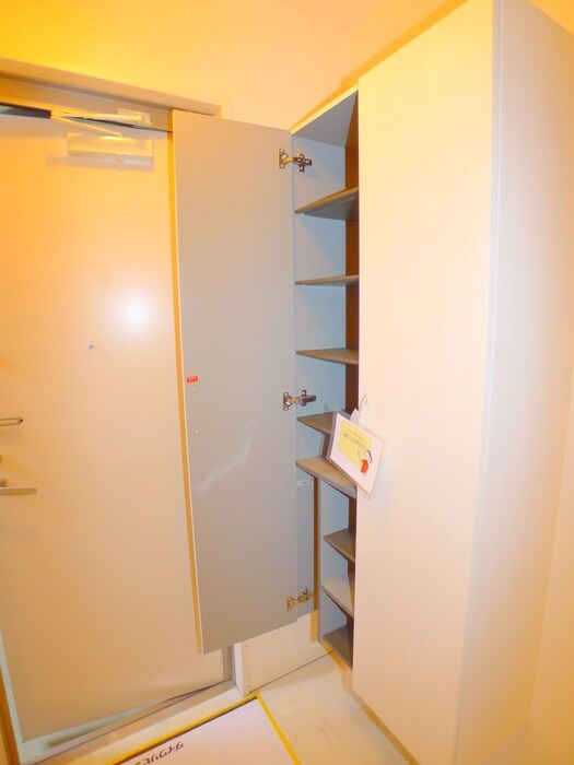 物件内観写真15　(靴箱)