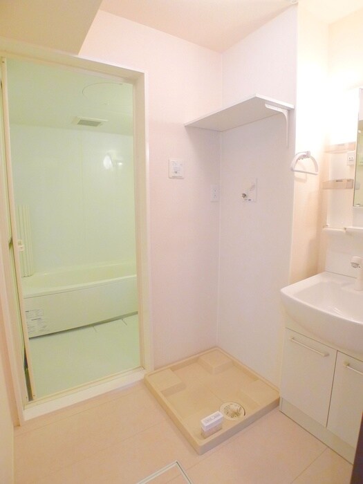 物件内観写真18　(洗濯機置場)