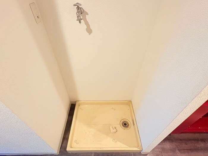 物件内観写真18　(洗濯機置場)