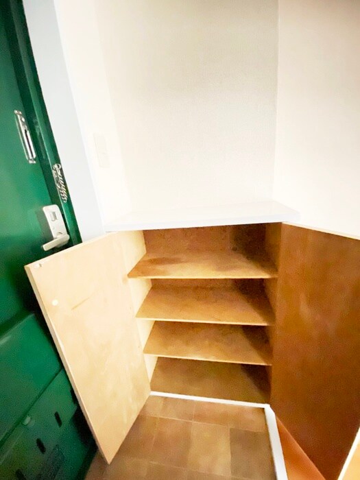 シティハイム曙の靴箱