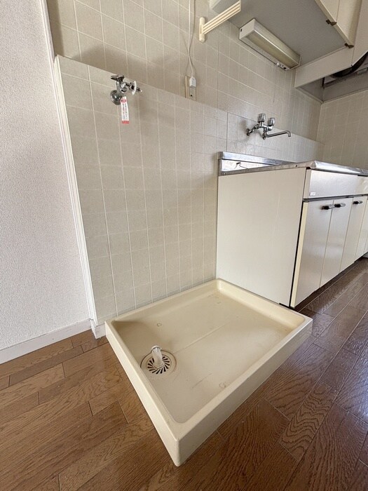 物件内観写真15　(洗濯機置場)