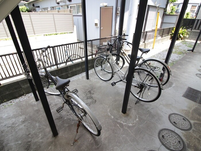物件外観写真5　(駐輪場)