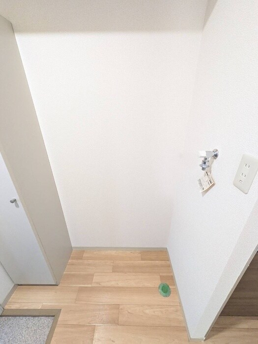 物件内観写真14　(洗濯機置場)