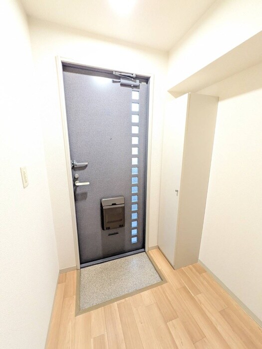 物件内観写真18　(玄関)