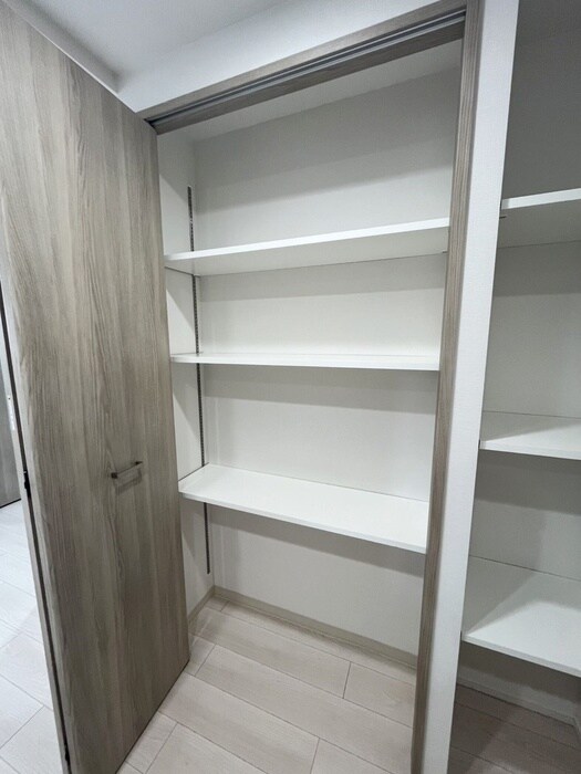 物件内観写真12　(収納)