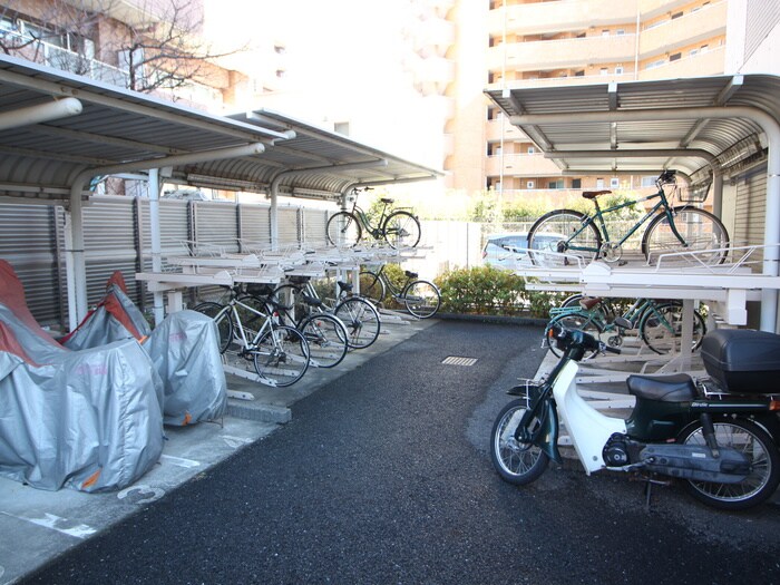 物件外観写真3　(駐輪場)