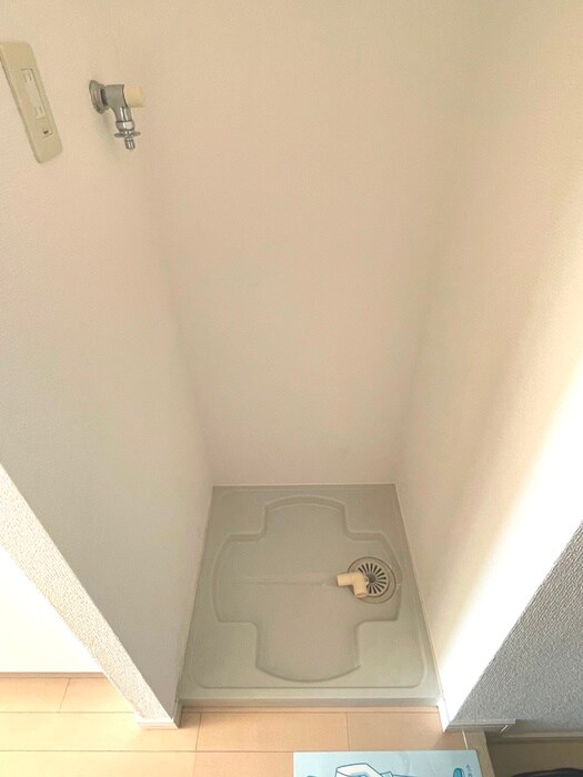 物件内観写真12　(洗濯機置場)