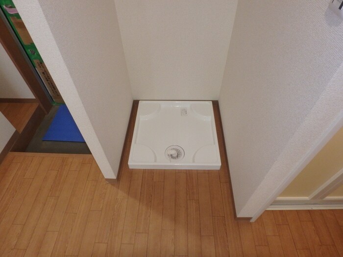 物件内観写真7　(洗濯機置場)