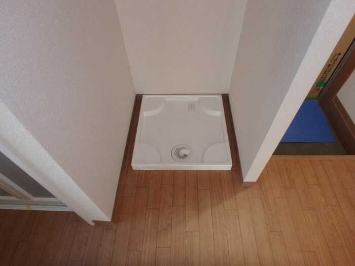 物件内観写真7　(洗濯機置場)