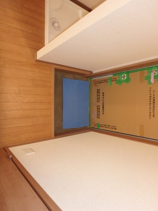 物件内観写真13　(玄関)