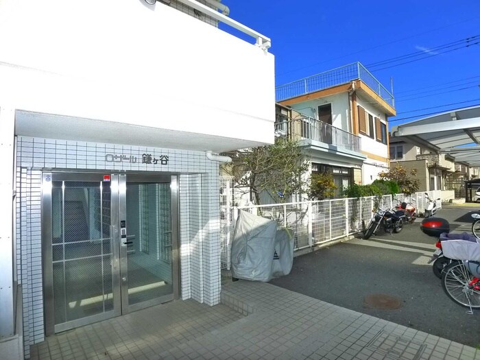 物件外観写真2　(エントランス部分)