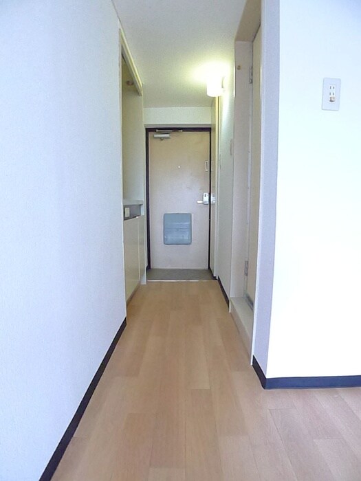 ロザ－ル鎌ヶ谷の廊下