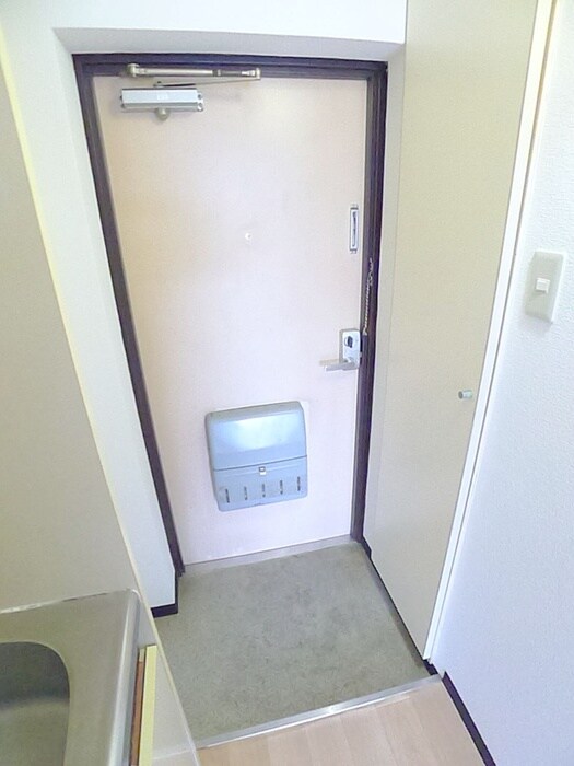 物件内観写真14　(玄関)