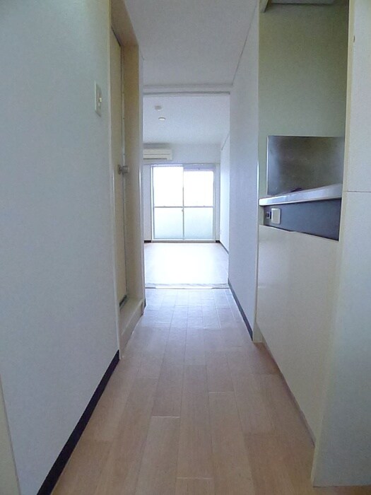 物件内観写真17　(廊下)
