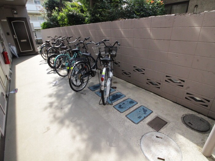 物件外観写真5　(駐輪場)