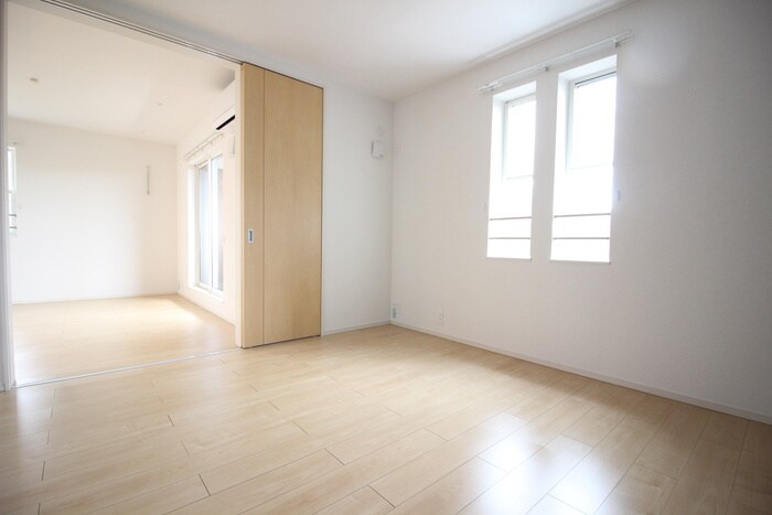 物件内観写真10　(居室)