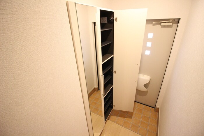 物件内観写真18　(靴箱)
