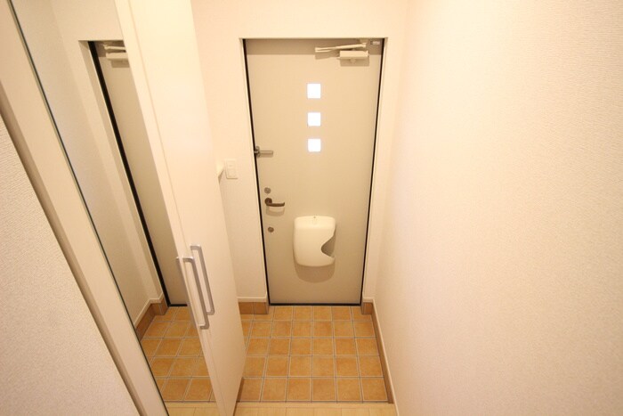 物件内観写真19　(玄関)