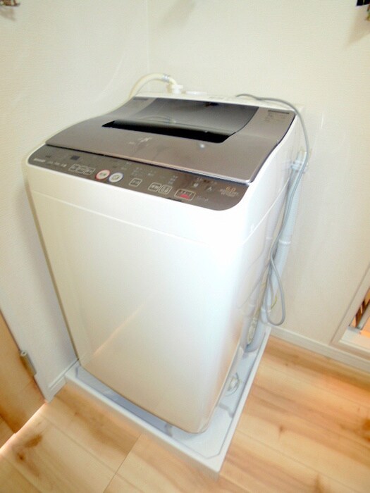 物件内観写真10　(洗濯機置場)