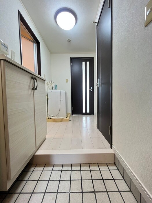 物件内観写真17　(玄関)