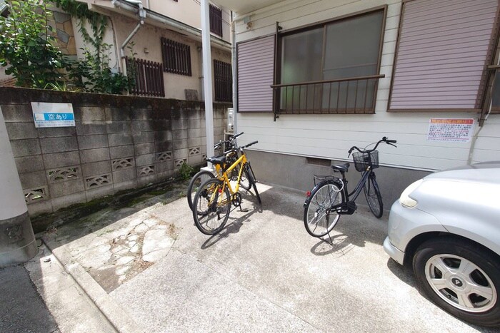 物件外観写真5　(駐輪場)