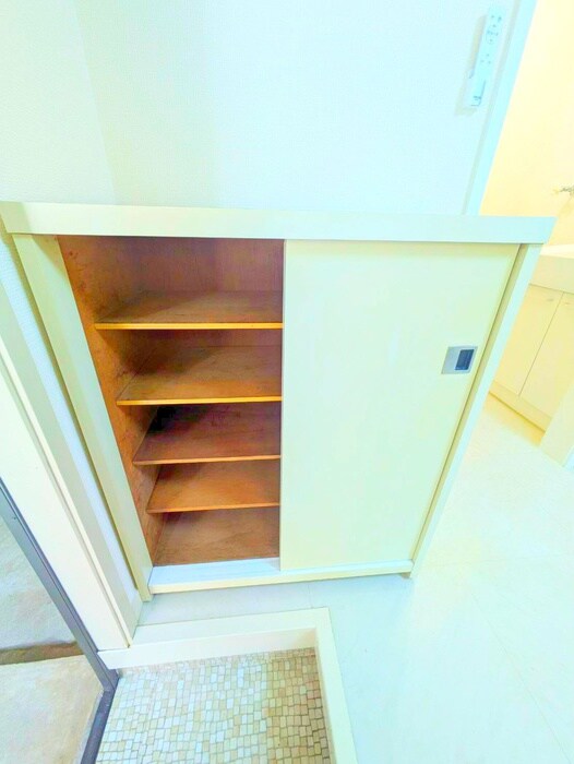 物件内観写真15　(靴箱)