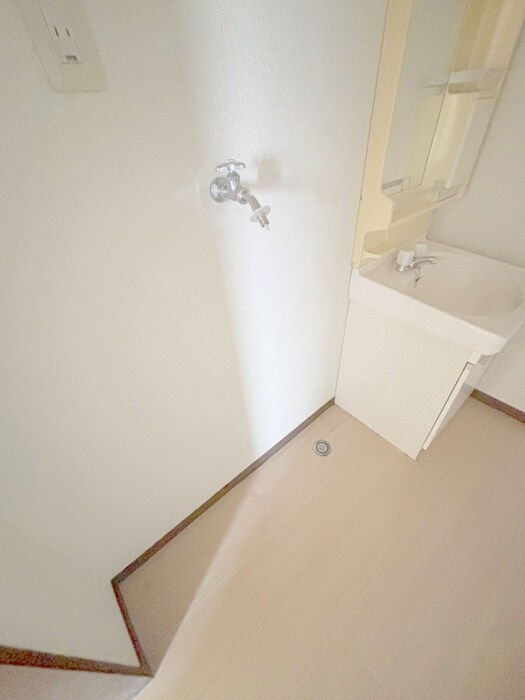 物件内観写真17　(洗濯機置場)