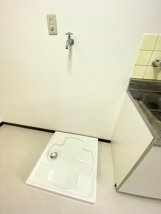 物件内観写真18　(洗濯機置場)