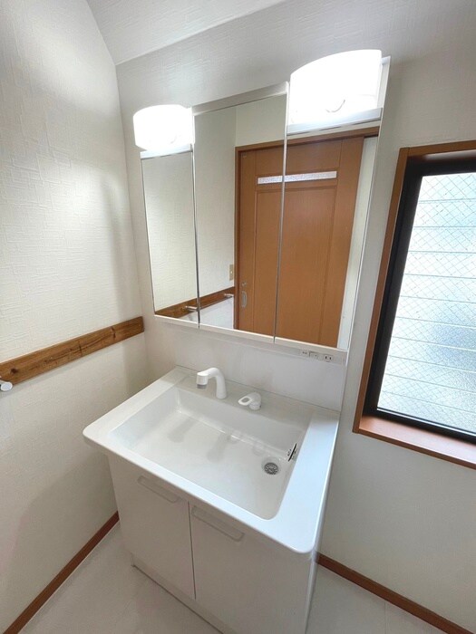 物件内観写真11　(洗面)