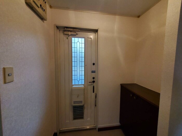 物件内観写真7　(玄関)