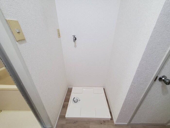 物件内観写真12　(洗濯機置場)