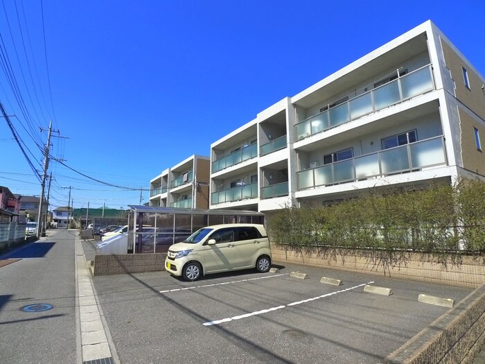 物件外観写真2　(駐車場)