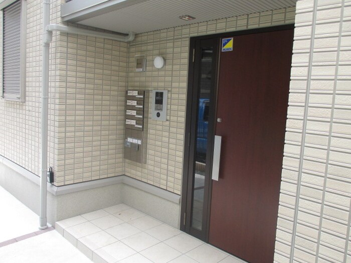 物件外観写真3　(エントランス部分)