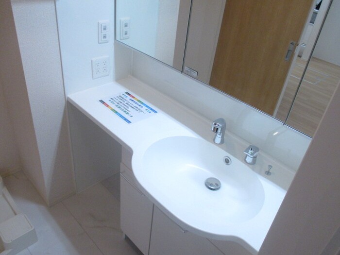 物件内観写真13　(洗面)