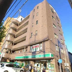 アレックスシュロス外観写真