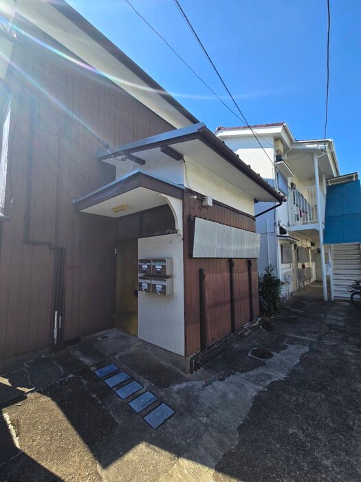 物件外観写真5　(エントランス部分)