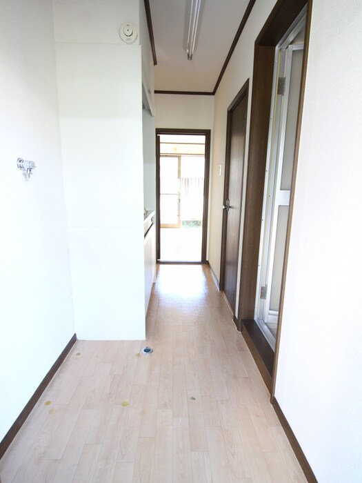 物件内観写真8　(廊下)