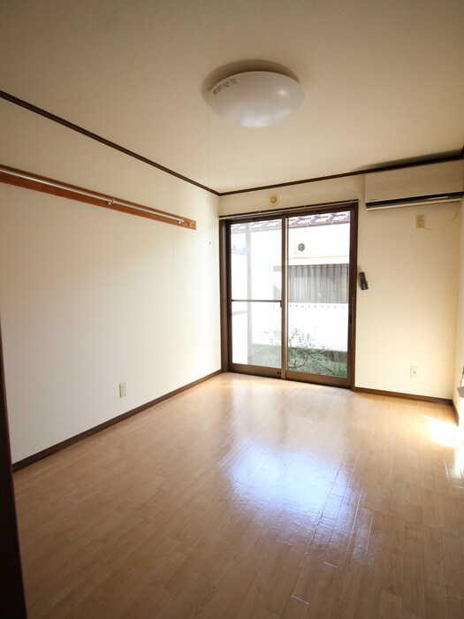 物件内観写真11　(居室)