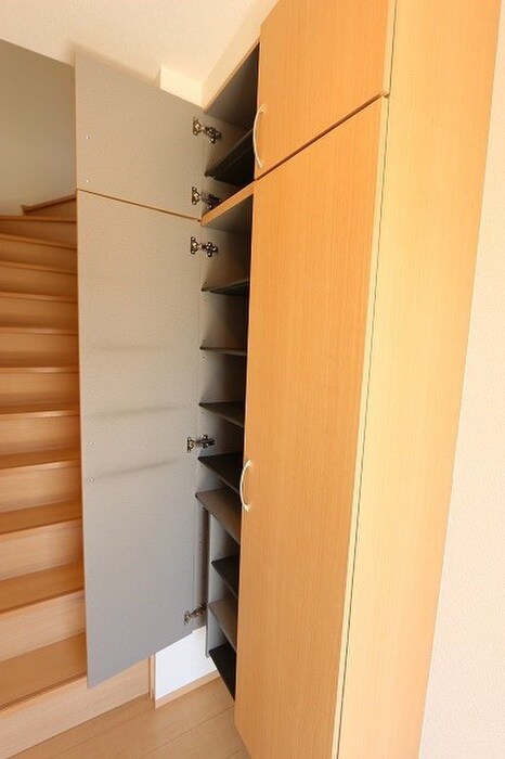 物件内観写真16　(靴箱)