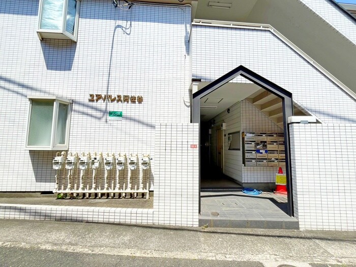 物件外観写真4　(エントランス部分)