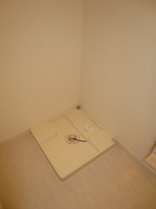 物件内観写真12　(洗濯機置場)