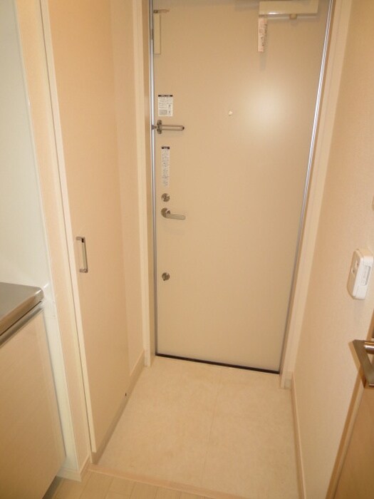 物件内観写真14　(玄関)