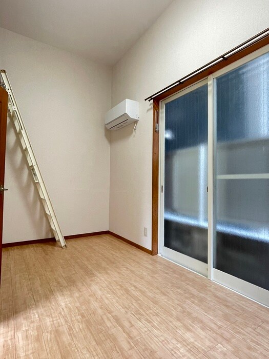 物件内観写真9　(居室)