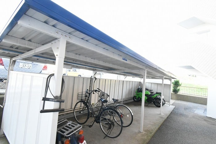 物件外観写真5　(駐輪場)