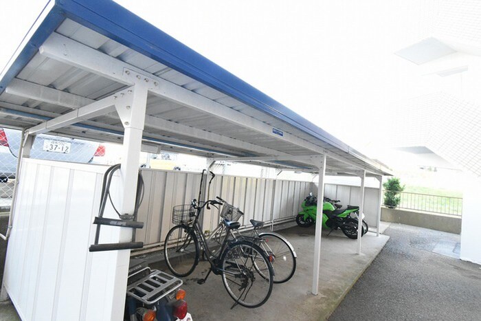 物件外観写真5　(駐輪場)